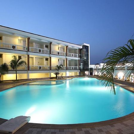 ואדודרה Prakruti Resort מראה חיצוני תמונה