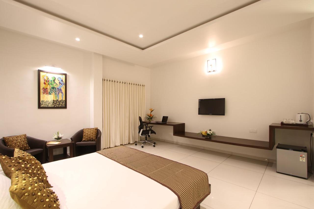 ואדודרה Prakruti Resort מראה חיצוני תמונה