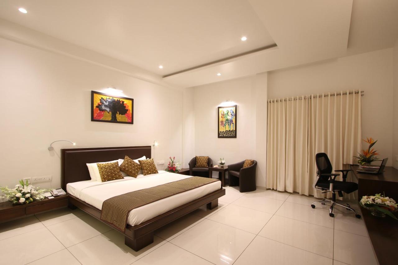 ואדודרה Prakruti Resort מראה חיצוני תמונה